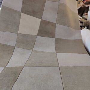 Käsinsolmittu villamatto, beige