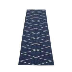 Max, dark blue