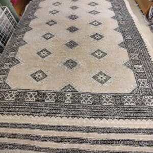 käsinsolmittu pakistan-villamatto, beige