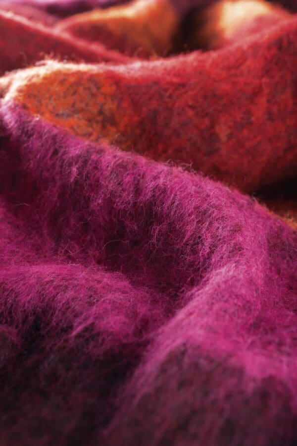 Huopa/viltti Mohair Look Crimson - Image 2