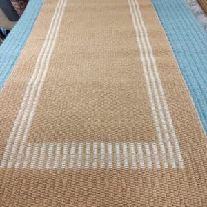 Kotimainen villamatto, vaalea oranssi