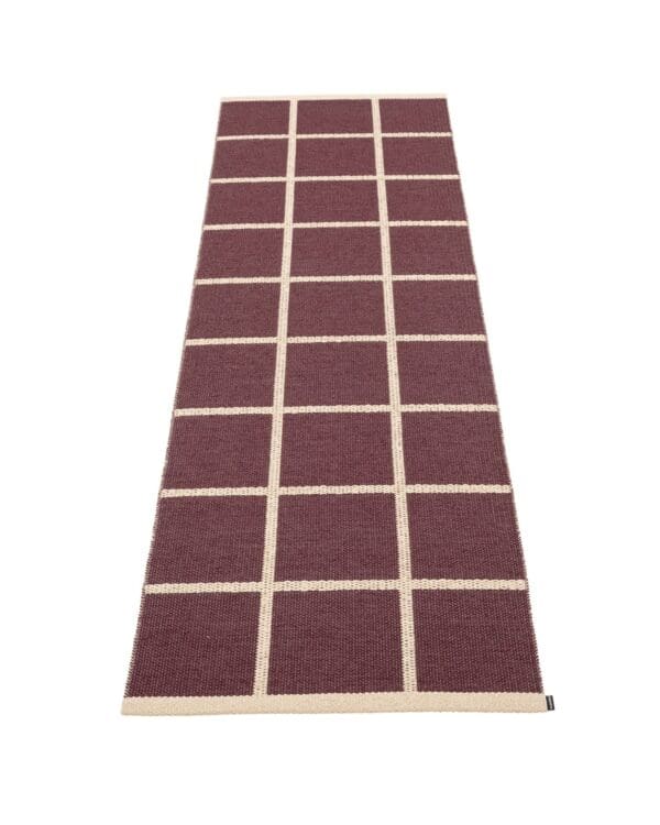 Criss, Burgundy