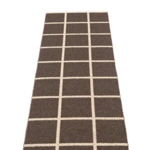 Criss, Dark Brown