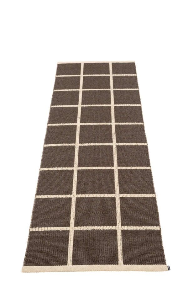Criss, Dark Brown