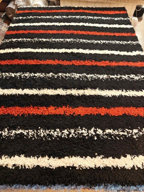 Modern shaggy nukkamatto, puna-musta-valkoinen - Image 2