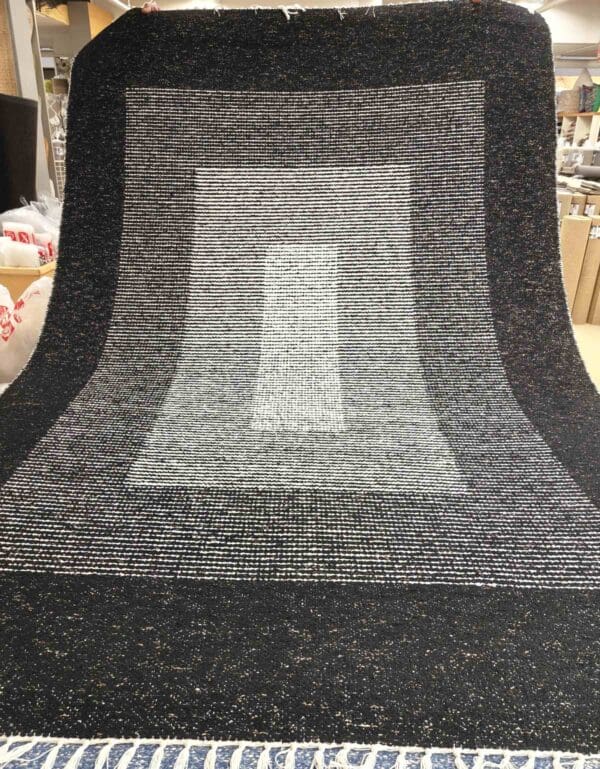 Kotimainen Salonki puuvillamatto, musta - Image 3