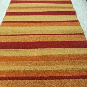 Tivoli nukkamatto, raidallinen