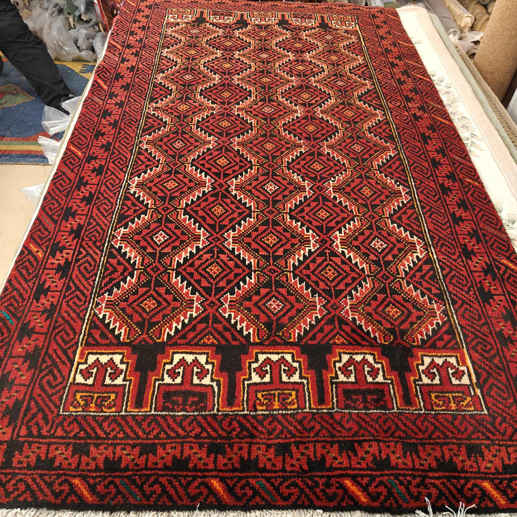 Käsinsolmittu iranilainen villamatto, Balutch