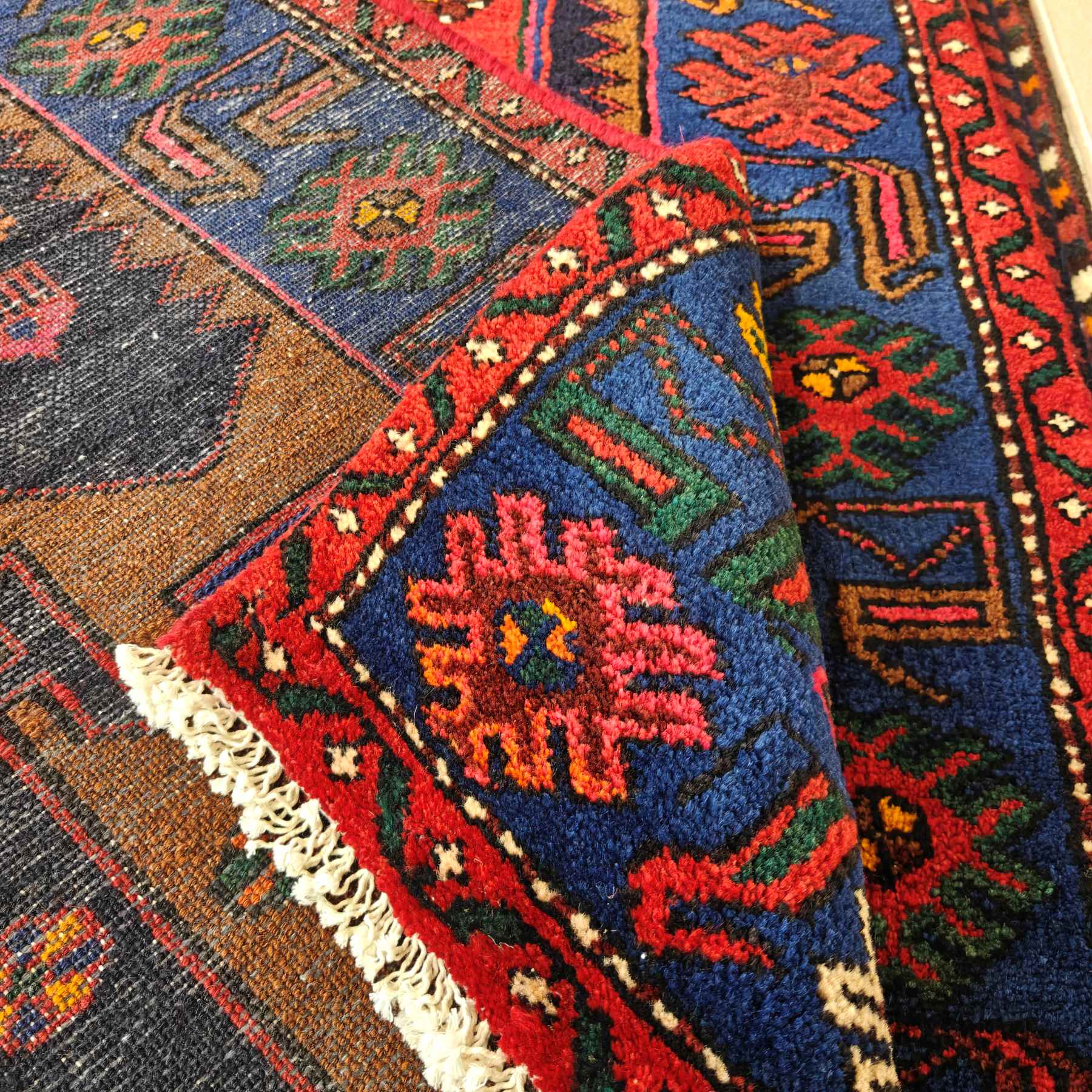 Käsinsolmittu iranilainen villamatto, khamseh - Image 2