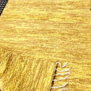 Kotimainen puuvillamatto, keltainen