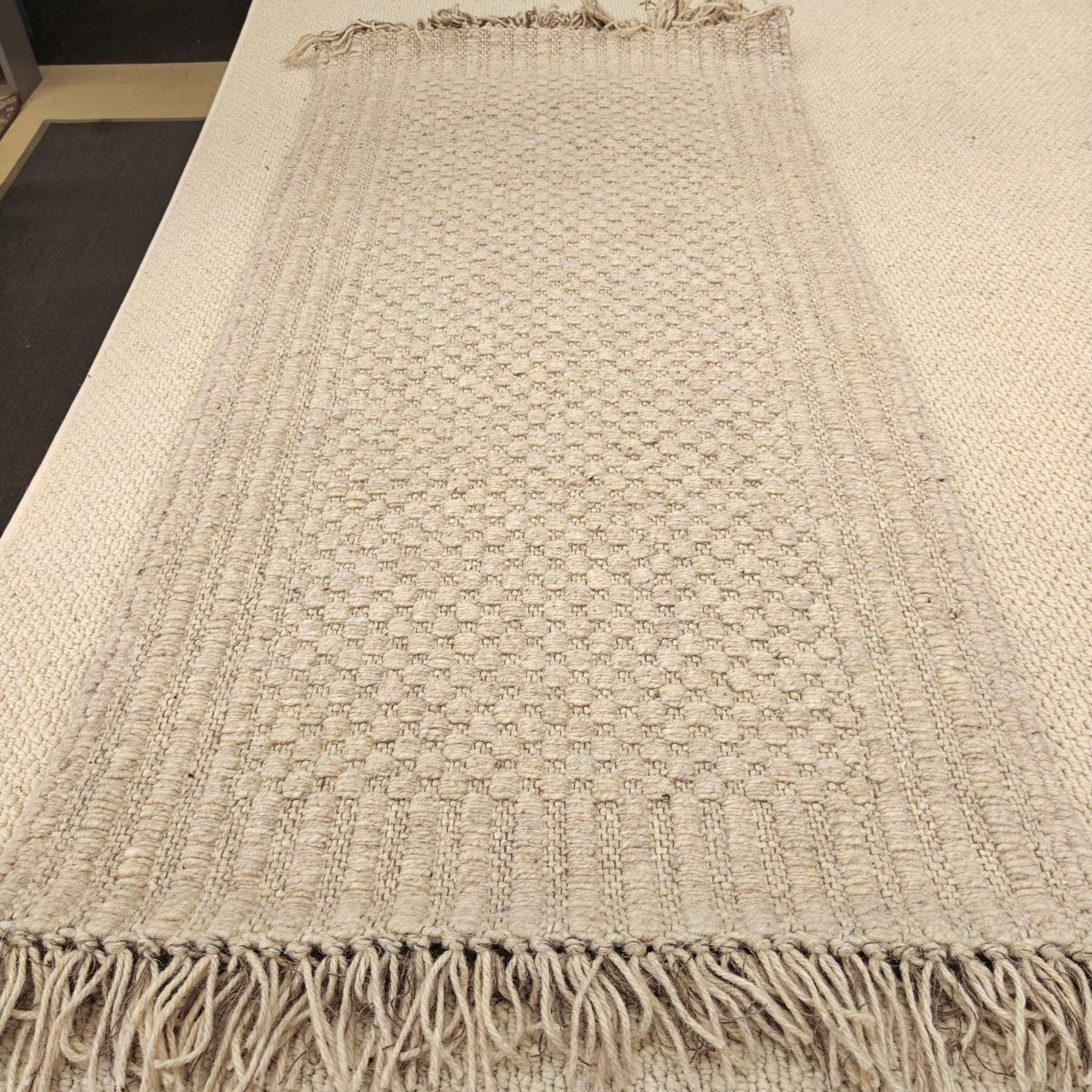 Kotimainen Cumulus villamatto, vaalea beige