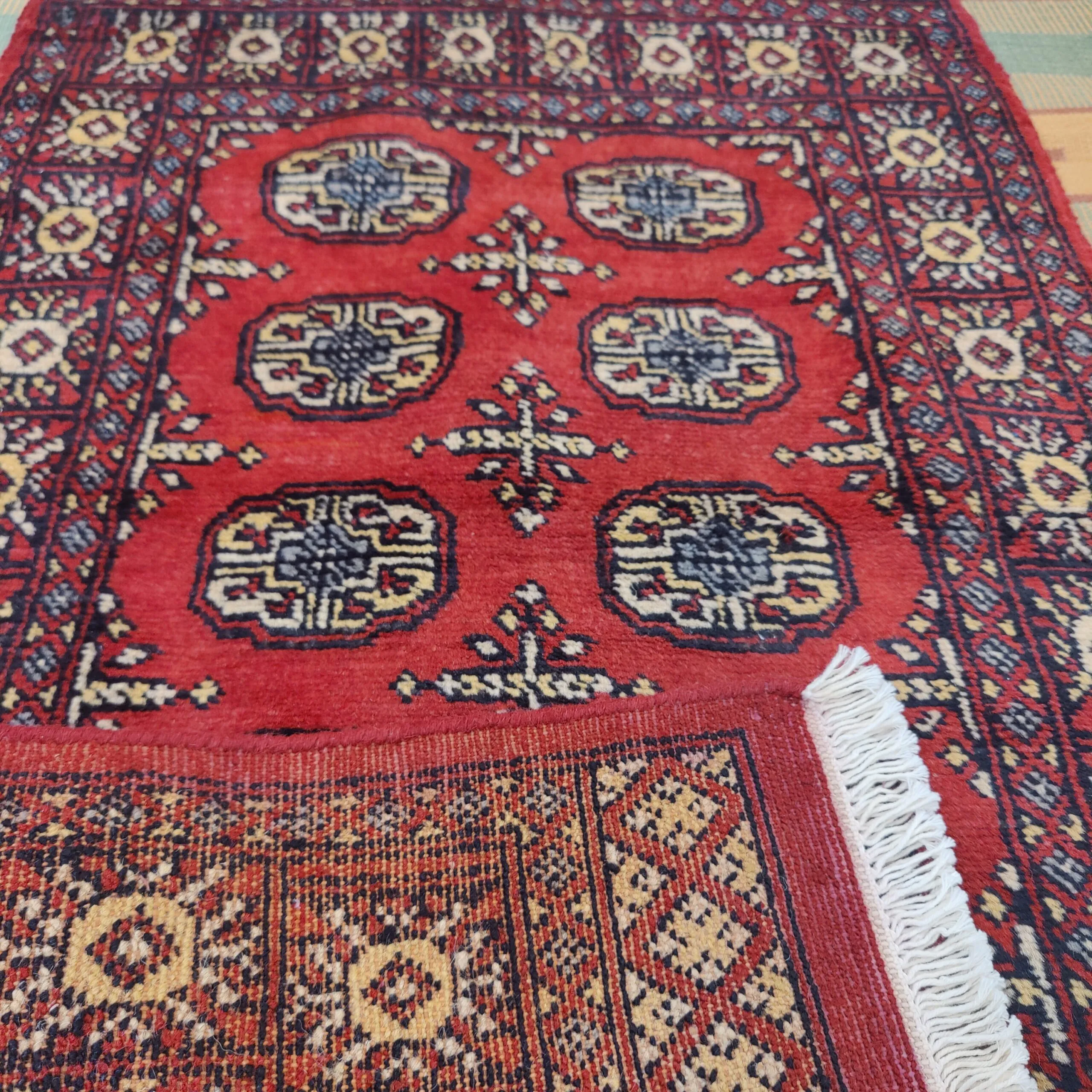 käsinsolmittu pakistan-villamatto