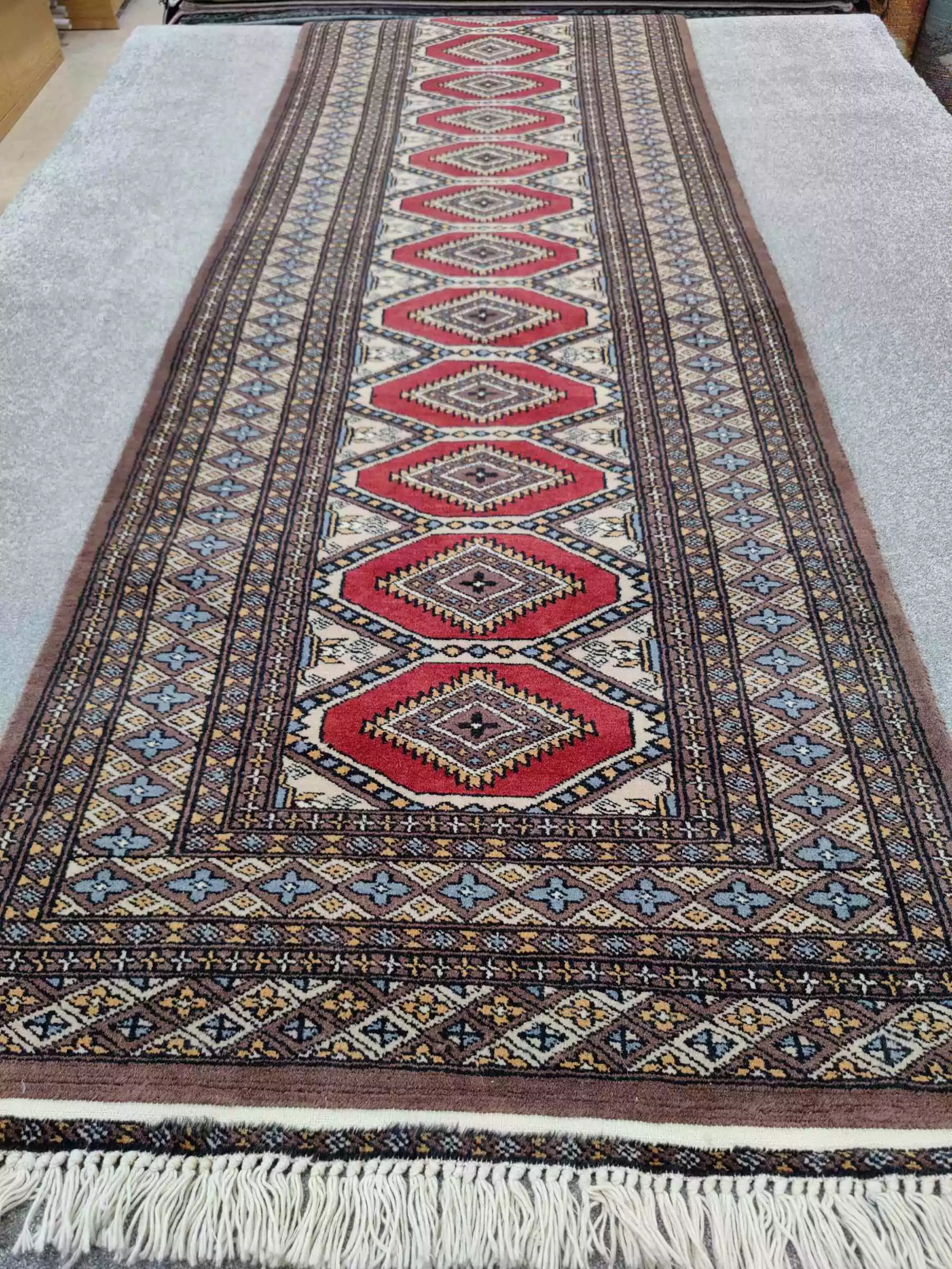 Käsinsolmittu Pakistan villamatto, punainen/ruskea