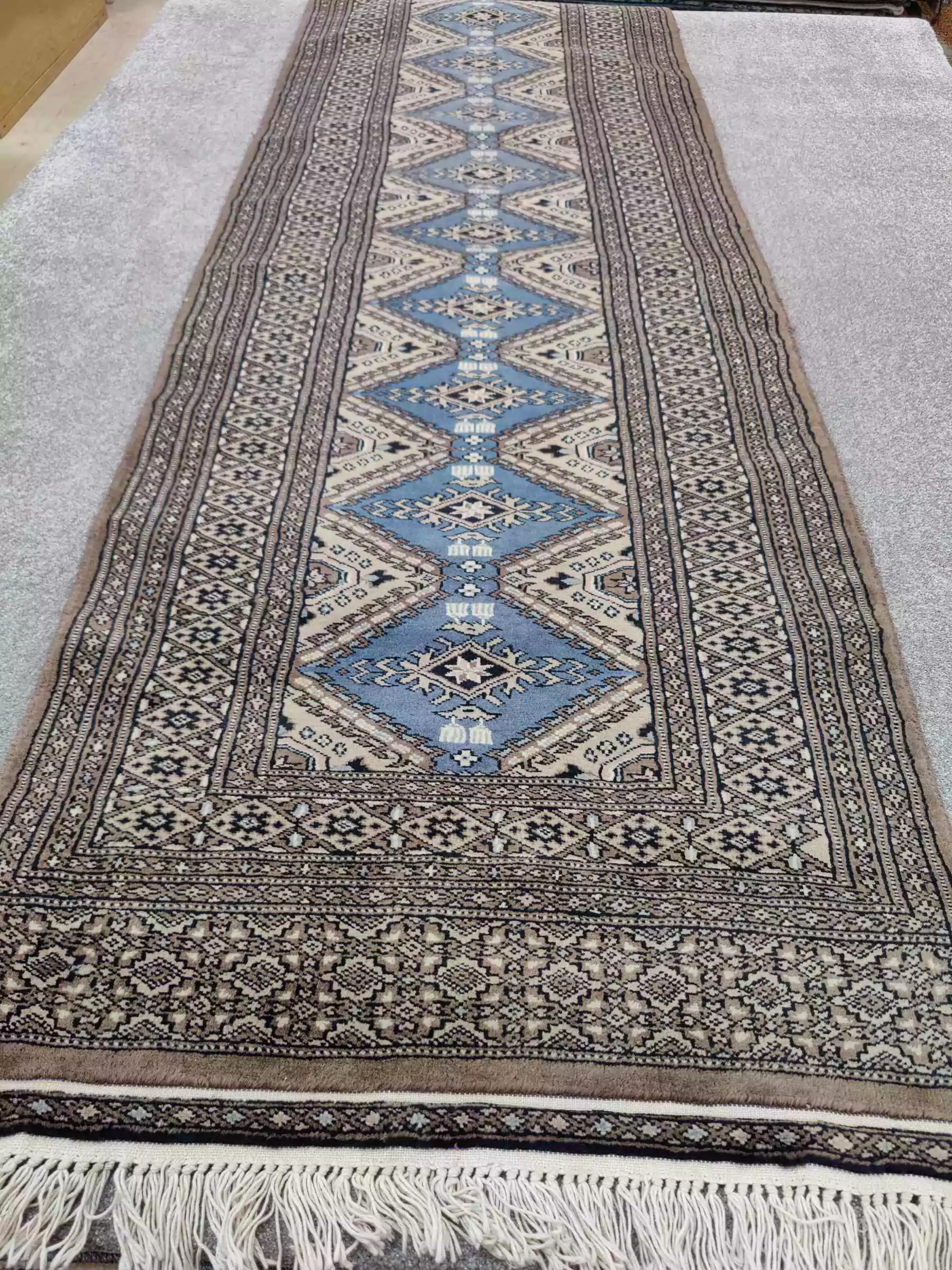 Käsinsolmittu Pakistan villamatto, siniharmaa