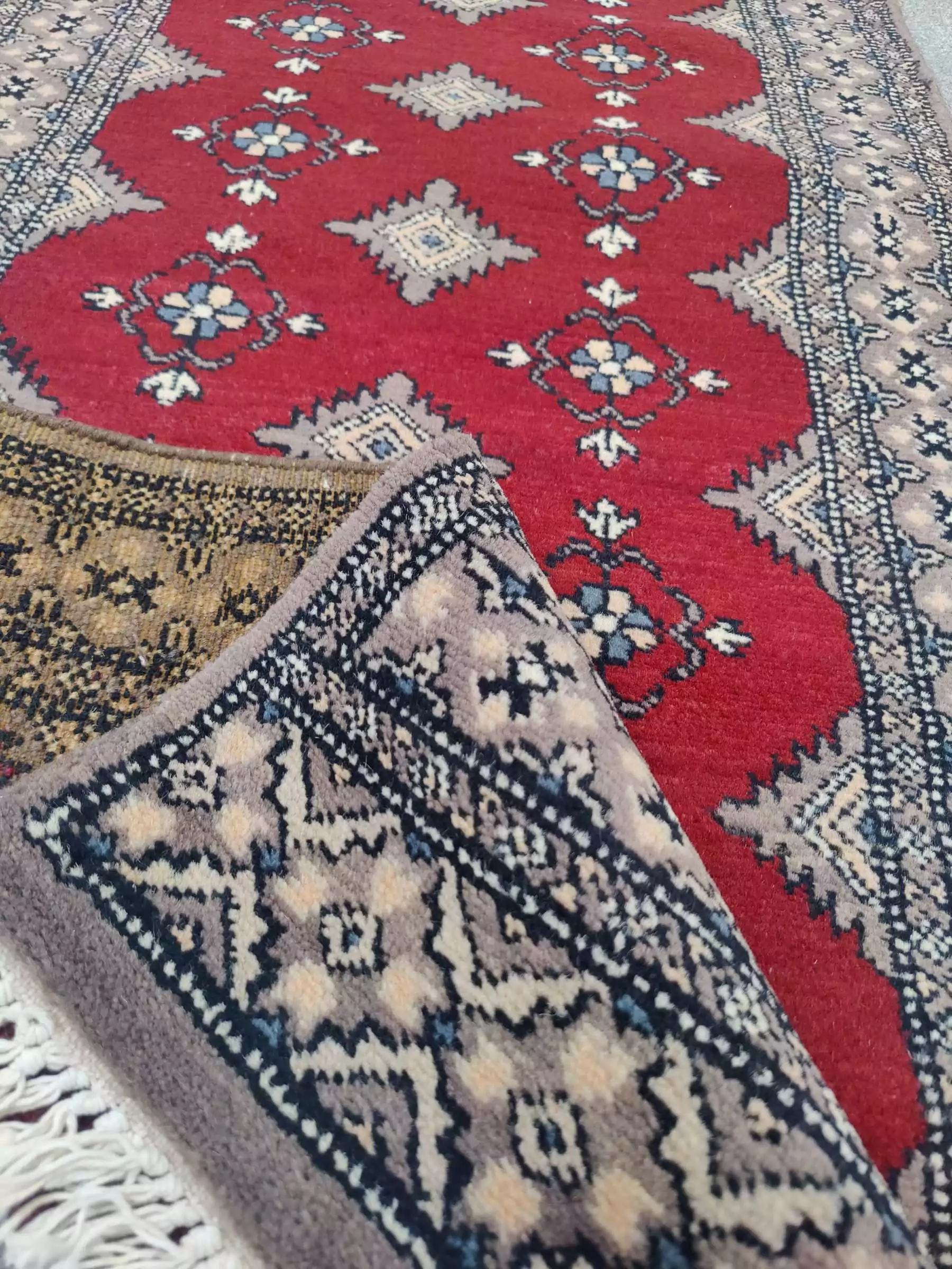 Käsinsolmittu Pakistan villamatto, punainen - Image 2