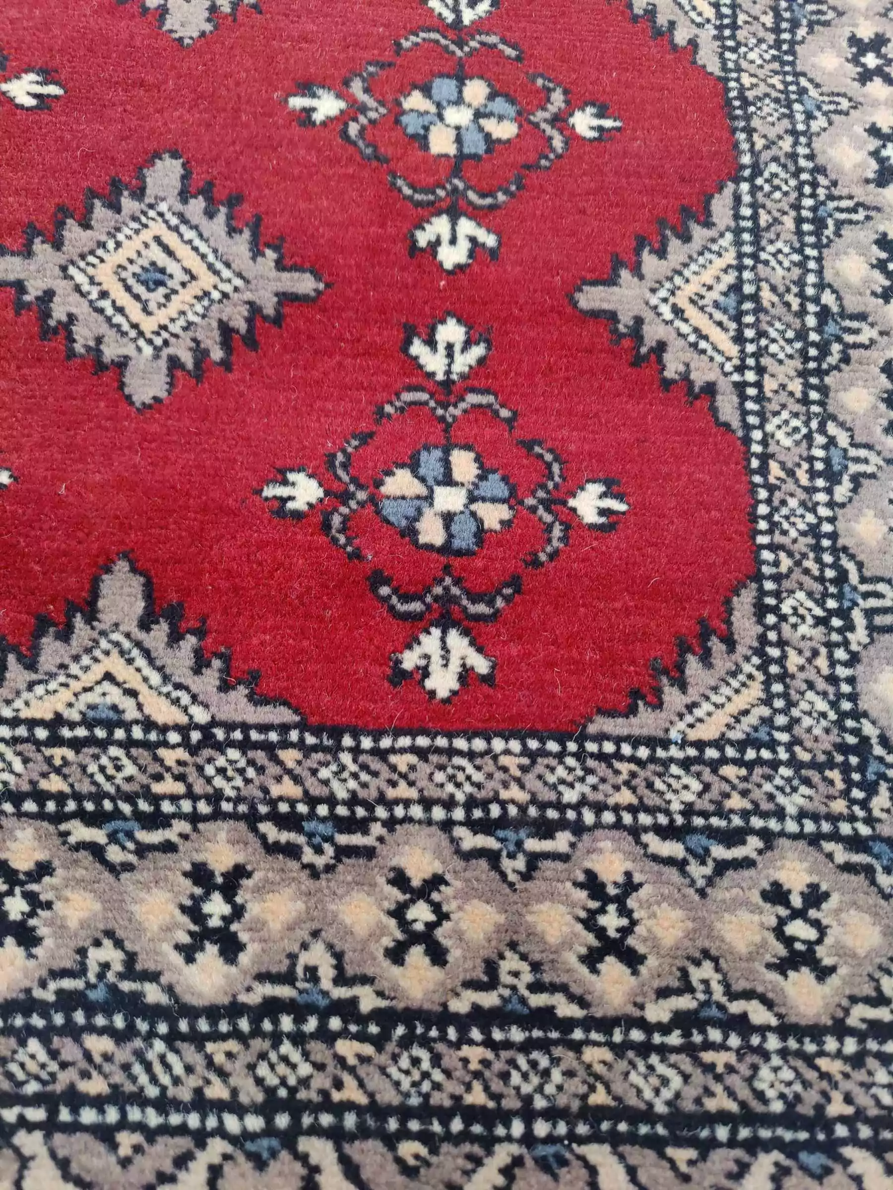 Käsinsolmittu Pakistan villamatto, punainen - Image 3