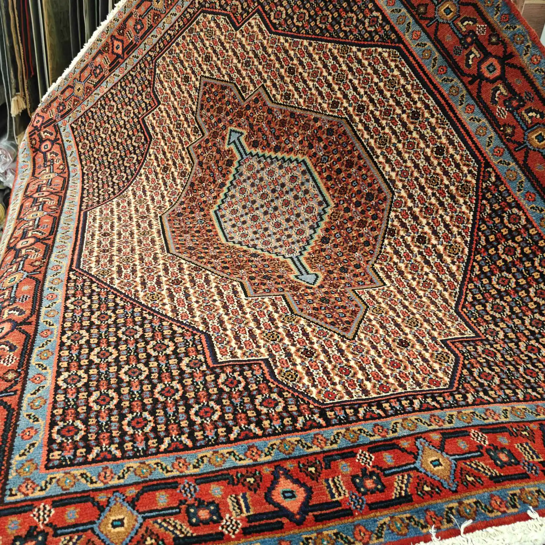 Käsinsolmittu villamatto, Seneh - Image 2