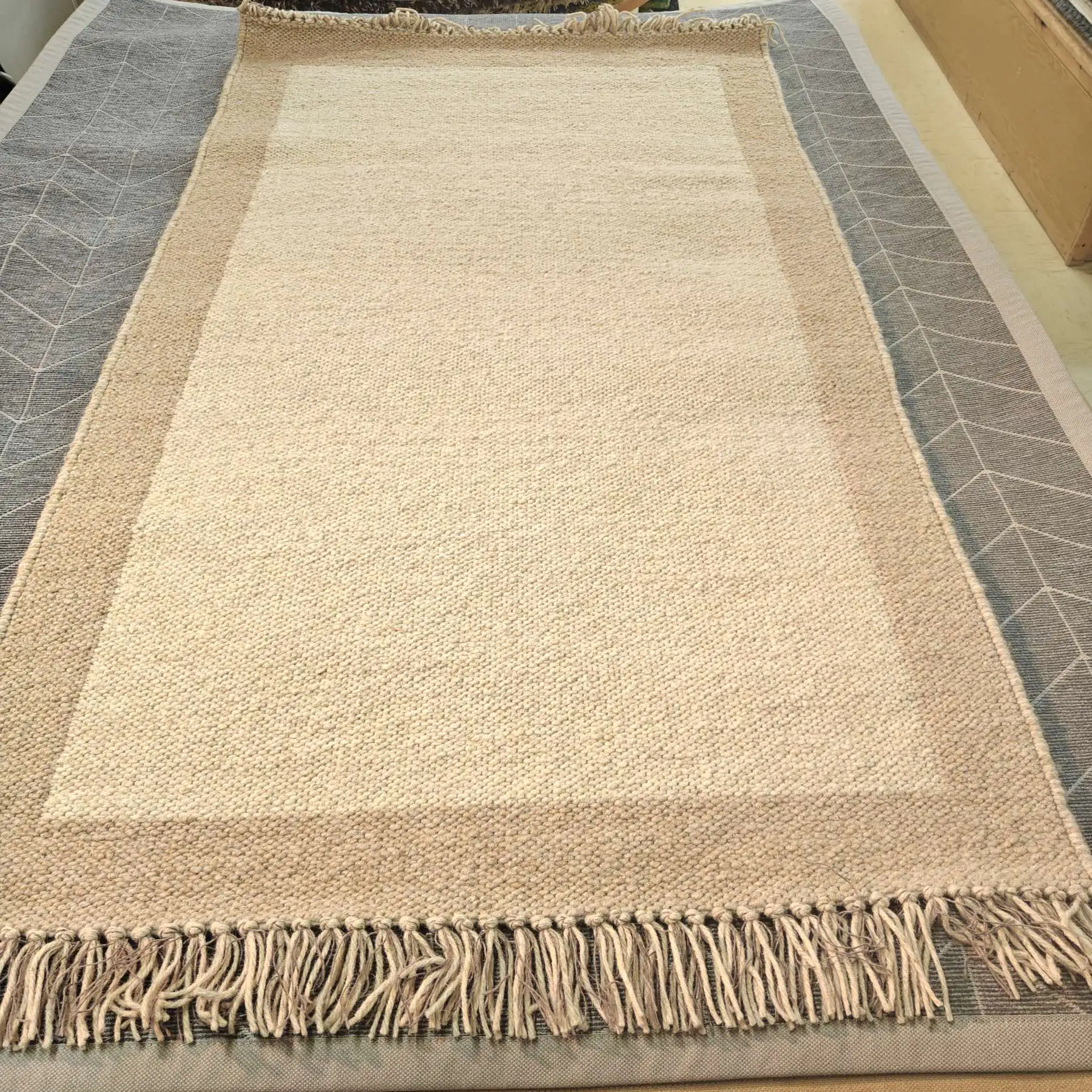 Kotimainen villamatto, beige - Image 2